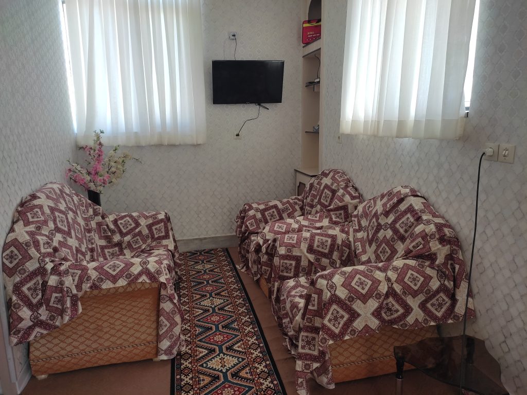 اجاره سوییت اقامتگاه واحد اقامتی مهمانپذیر خانه مسافر دربست در شهرستان نایین